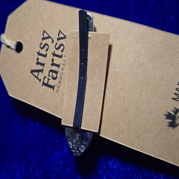 Handcrafted Hair Clip - Picture 4 of 5